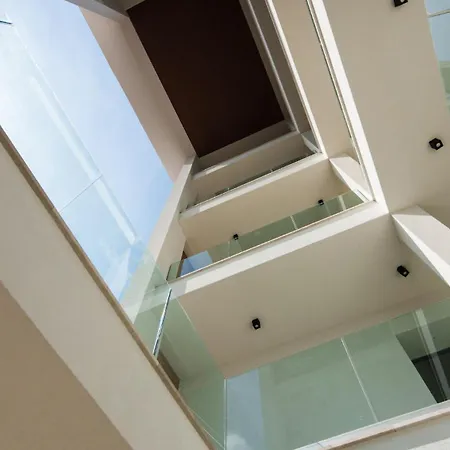 Welcomely - Seamphony Light Apartment