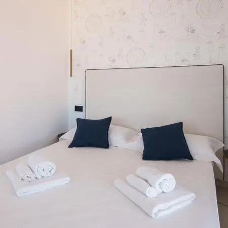 Welcomely - Seamphony Light Apartment *